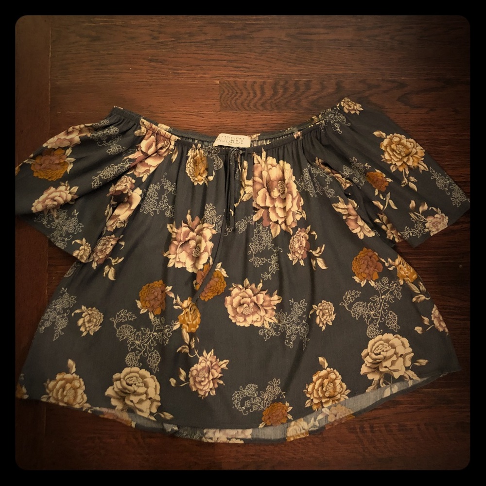 Audrey 3+1 off the shoulder flowy floral top